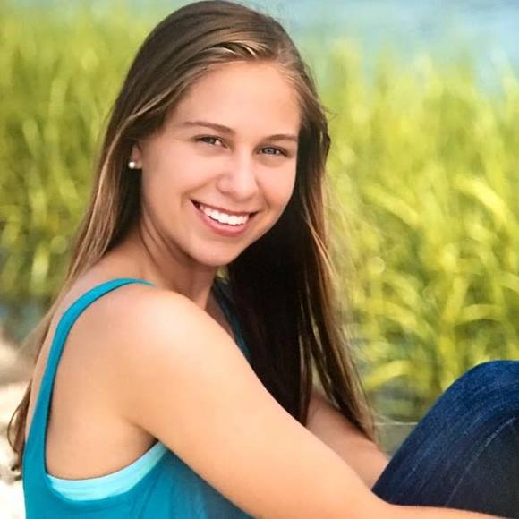 Meet your Posher, Erin - Picture 1 of 1